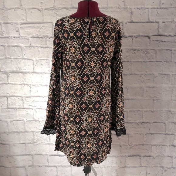 🔥2FOR15🔥 Bell-sleeve Shift Dress NWT - Picture 2 of 5